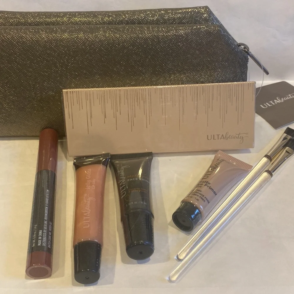 ULTA 8p Beauty Bag Eyeshadow Brushes Lipstick $72 NIB